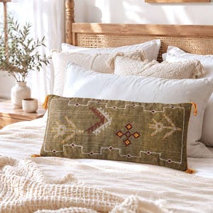 Funda de cojín lumbar bordada a mano de 30x71 cm, funda de cojín de lino con borlas, cojín decorativo estilo bohemio, decoración rústica de granja.