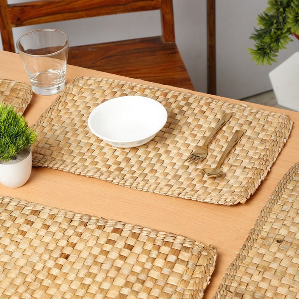 Set of 4 Handmade Seagrass Placemats - Unique and Artisanal Table Mats with Natural Seagrass Weave