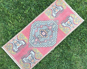 Alfombra vintage pequeña, alfombra roja y gris, alfombra de baño, alfombra pequeña tejida a mano, alfombra Oushak, alfombra de entrada de lana turca (45 x 108 cm)