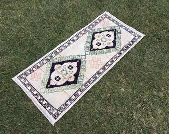 Handmade Wool Oushak Rug: Small Turkish Runner (2’5” x 5’ ft)