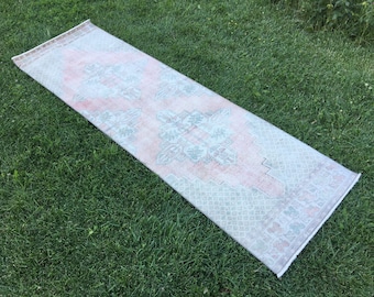 Gedempt Turks loper vloerkleed: pastelkleurige Oushak-wol vloerkleed (2'6 x 8'3)