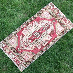 Vintage Turkish Oushak Rug: Small Red Wool Carpet, Bohemian Decor (1’5 x 2’9 feet)