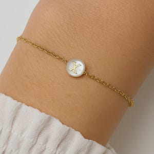 Minimalist Mother of Pearl Name Initial Bracelet, 18k Gold-Plated Steel, Gift for Mom,BBF or Yourself – Elegant Custom Jewelry Made in Italy