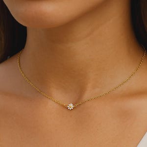 Delicate daisy Choker in 18k Gold-Plated Stainless Steel, Layered Minimalist Necklace,Lucky Micro Daisy, Neo Hippy Style, urban chic gift