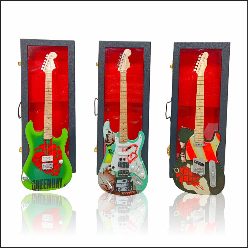 ◆デリケートギターポップ◆The Smiths８枚BOX含む 4品 ERNIE BALLSATSUMA3042 2223 GIFT BOX 【WEBショップ限定】商品