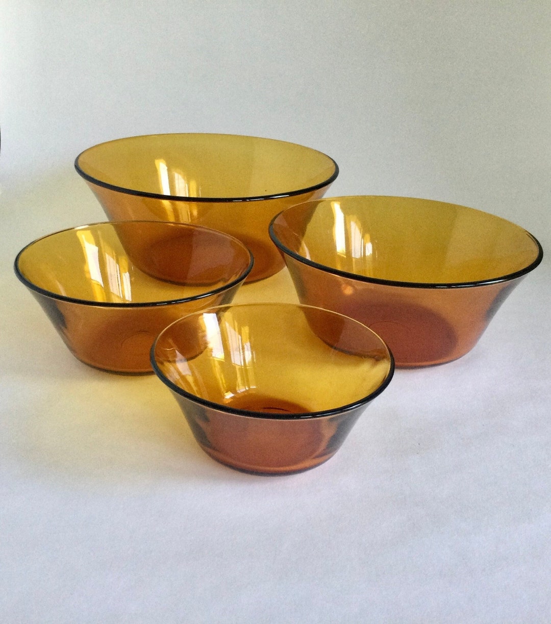 PAIRE DE GRANDS PLATS ronds circulaires en cuivre