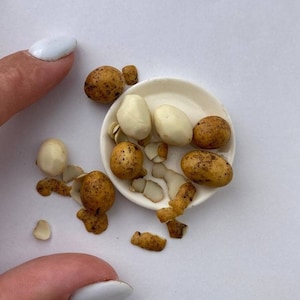 Potatoes for dolls Vegetables for a dollhouse in 1/6 scale 1/12 scale  Dollhouse 1:6 Scale Mini Vegetables Dollhouse Accessories