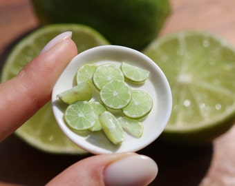 10 slices of lime , Dollhouse food, Food for dollhouse, Mini food, Doll food, Miniature fruits and vegetables, Miniatures, Mini lime