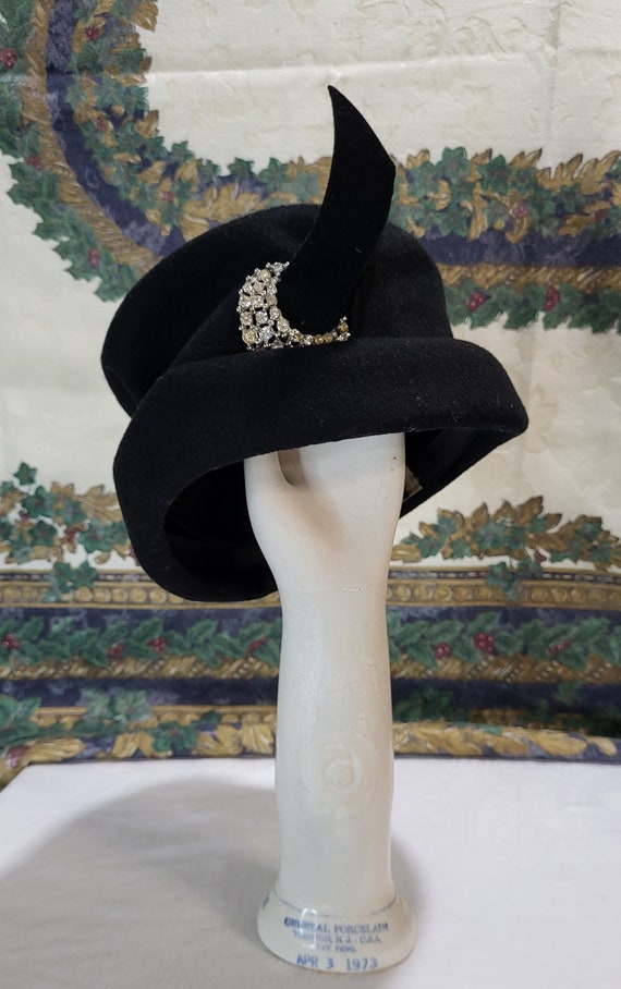 Vintage Ladies 100% Wool Hat, Pill hat, rhinestone