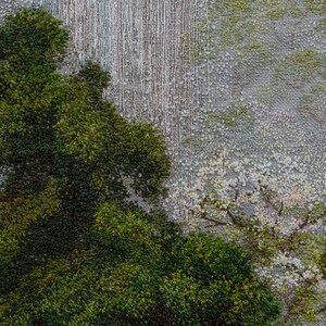 Image de broderie de style réaliste, arbre à broder, cascade dans la forêt, objet d'art de collection image 7