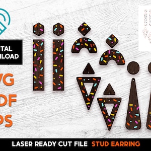 Peut inclure: Fichier de découpe laser pour boucles d'oreilles clous avec un motif de pépites. Le design comprend une variété de formes, y compris des cercles, des triangles et des arches. Le fichier est disponible aux formats SVG, PDF et EPS.