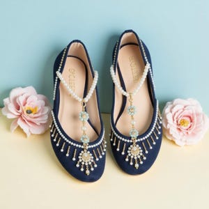 Ballerines perlées bleu marine faites main : chaussures de mariage khussa pakistanaises