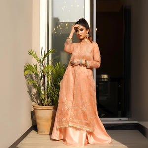 Chic Peach Lehenga with Intricate Details – Wedding Wear for Indian & Pakistani Brides, Size Small
