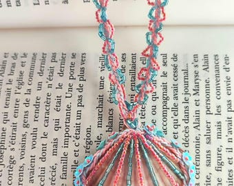 Collar de conchas rosas trenzado a mano – Joyería veraniega artesanal – Estilo playero natural