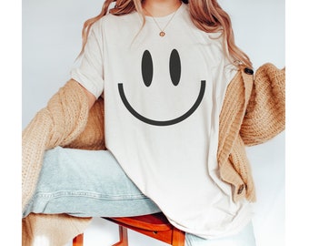 Vintage Happy Face Shirt, Retro Smiley Face T-shirt, Trendy Oversized Tshirt Women, Cute Positivity Gifts for Her, Aesthetic Good Vibes Tee