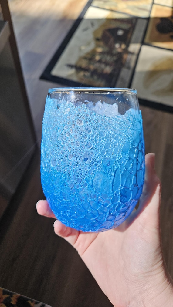 Sea Bubble Wine Glasses, Hand Poured Resin Dragon Scale Glassware, Unique Ocean Inspired Drinkware Gift for Wine Lovers