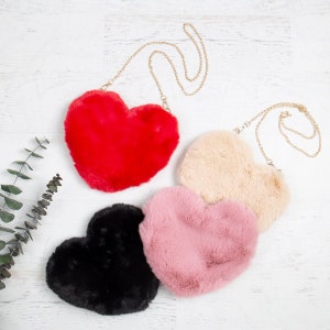 Fuzzy heart purse store