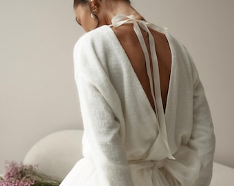 Wedding sweater, bridal knit pullover in ivory color, knitted sweater with bow, pullover for bride, sweater for wedding day, bridal cover up