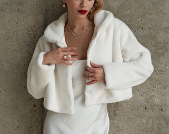 Wedding Coat, Bridal jacket, Ivory Faux Fur Bridal Coat, Bride Fur Stole, Fur Bride Jacket, Outdoor wedding, Spring Wedding, Modern bride