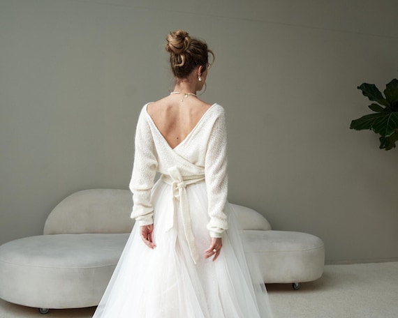 Bridal Stole Wrap, Wedding Shrug Bolero, Open Back Sweater, Ivory Topper for Wedding Dress, White Cardigan, Warm Shrug for Outdoor Ceremony - Etsy Israel Bridal Stole Wrap, Wedding Shrug Bolero, Open Back Sweater, Ivory Topper for Wedding Dress, White Cardigan, Warm Shrug for Outdoor Ceremony - Etsy Israel