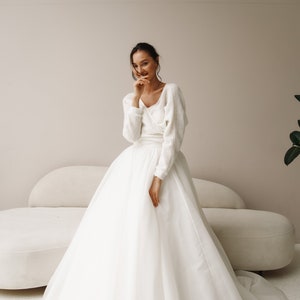 Elegant Cropped Knitted Warm Wedding Evening Cardigan: Bridal Wool Shrug and Shoulder Wrap. The Ultimate Bridesmaids Cover & Dressy Jacket image 2