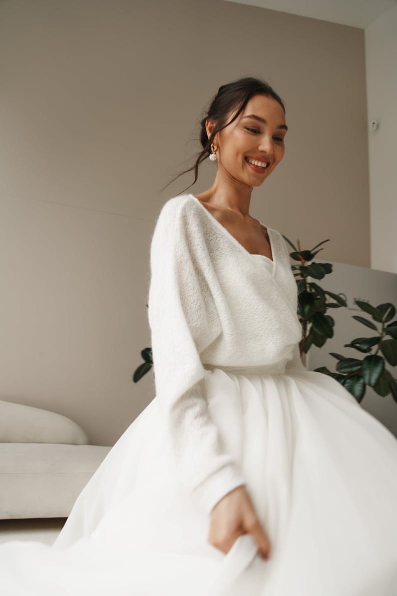 Elegant Cropped Knitted Warm Wedding Evening Cardigan: Bridal Wool Shrug and Shoulder Wrap. The Ultimate Bridesmaids Cover & Dressy Jacket image 3