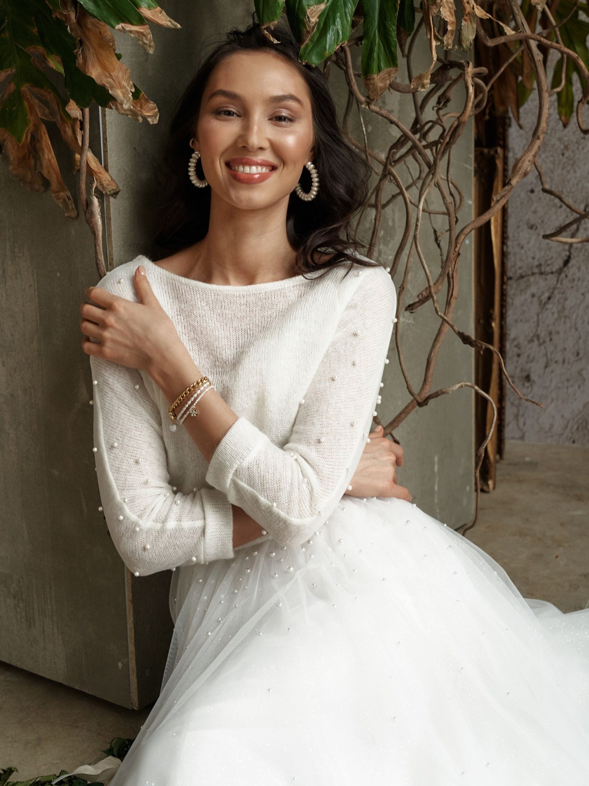 Cómo vestirse de novia: Bolero de novia con perlas y suéter bohemio para tu  día especial - Chaqueta de encaje de perlas para vestido de novia de otoño, image size:1967x2622