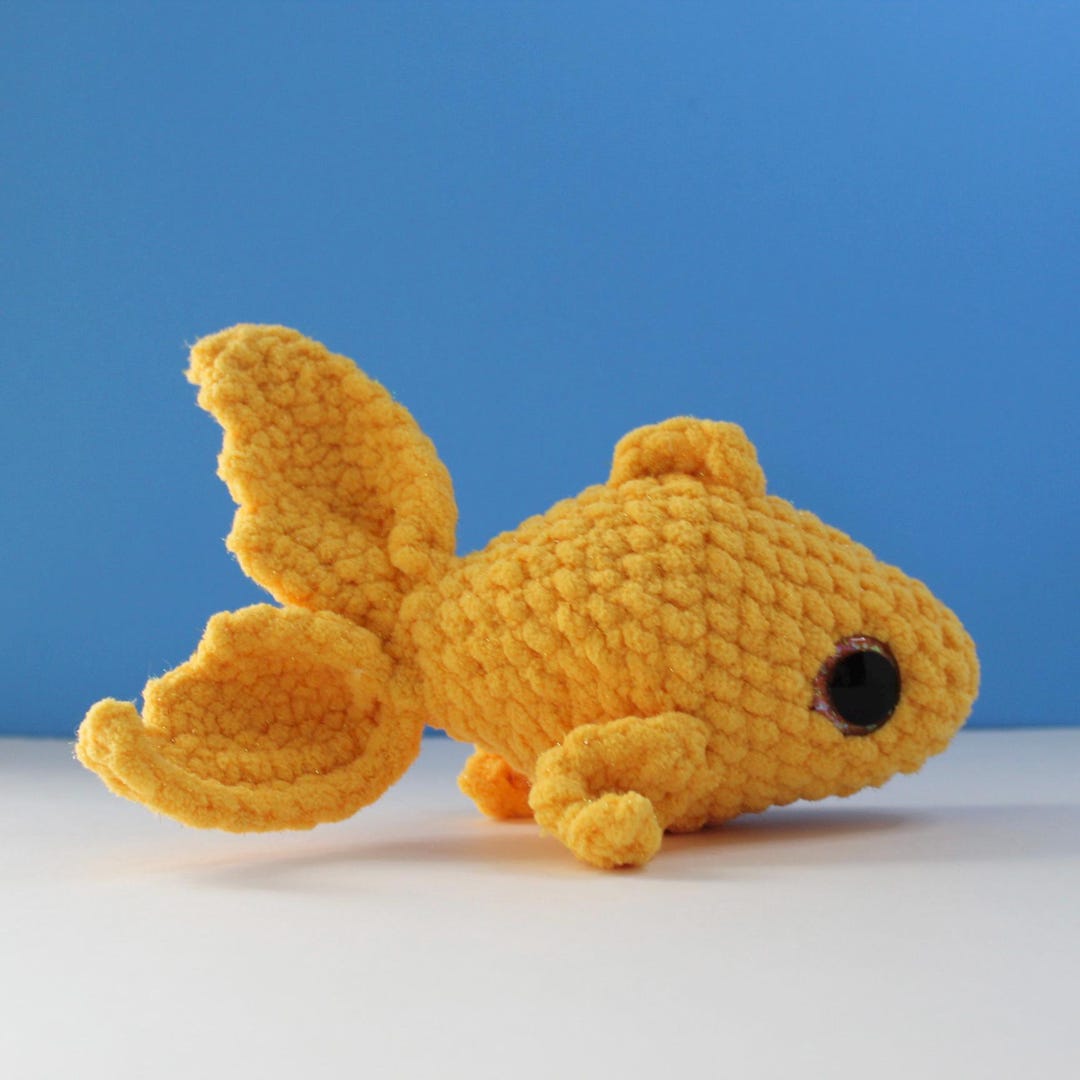 金魚のあみぐるみ｜かぎ針編みのぬいぐるみ - Etsy 日本