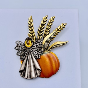 Vintage Gold Tone Angel Pumpkin Fall Autumnal Brooch