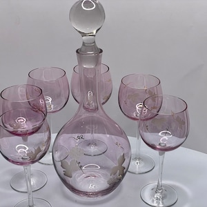 1970&#39;s Grapes and Leaves with Hand Painted Gold Tone Swirls Crystal Clear Wine Decanter and Glasses. Set of 7pcs.