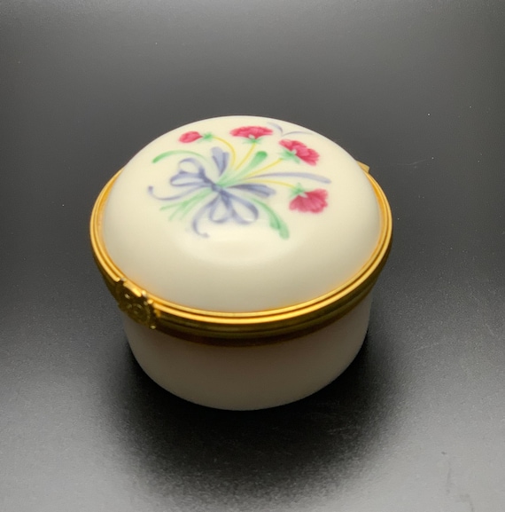 Lenox Small Porcelain Jewelry Trinket Box with Go… - image 2