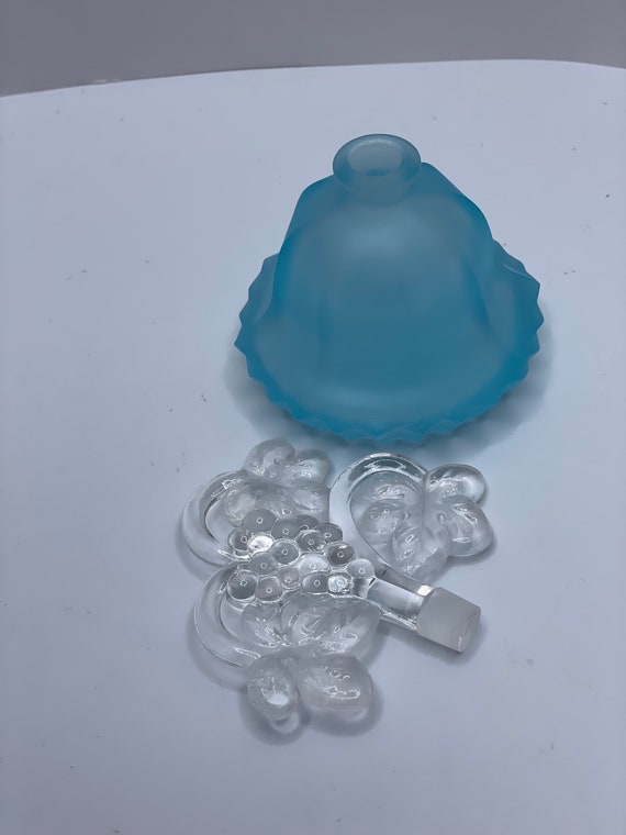 I W RICE & CO. Blue Satin Hand Blown Glass Perfum… - image 6