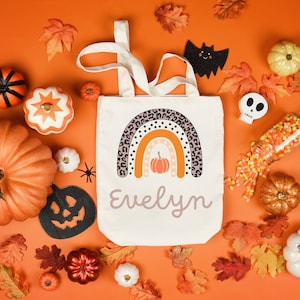 Sacola personalizada para doces ou travessuras | Balde personalizado para doces ou travessuras | Sacola com nome de arco-íris para meninas | Sacola para doces ou travessuras de Halloween para crianças