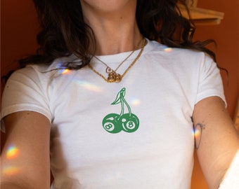y2k baby-T-shirt | St Patrick's Day croptop | meisjesoverhemd in de binnenstad | acht bal | kersen | lucky girl-syndroom | flirtkleding | Ierse oogst