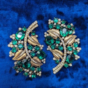 Pair of Large Vintage 1940 Brooches Based on Mazer Design