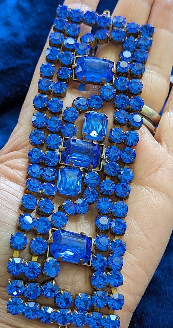 Vintage Bijoux MG Stunning Vivid Blue Rhinestone B