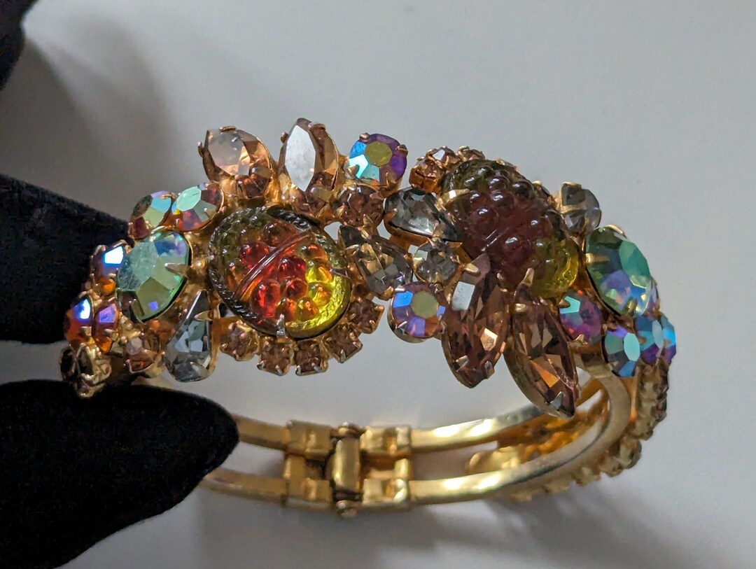 Verified Juliana Clamper Bracelet With Interesting Molded Stones Etsy