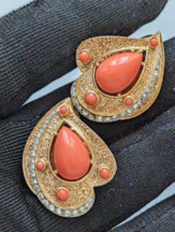 Vintage Crown Trifari Jewelry Faux Coral Cabochons