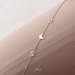 Collar personalizado inicial lateral, collar de nombre de borde personalizado, plata sólida 925 personalizada, oro sólido de 14 qt, collar de letras