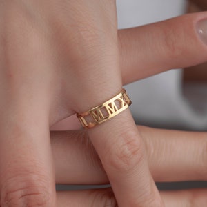 Anillo minimalista con letra romana, anillo de compromiso personalizado con el alfabeto romano, delicados anillos de compromiso personalizados, regalo, plata de 925 quilates, oro macizo de 14 quilates.