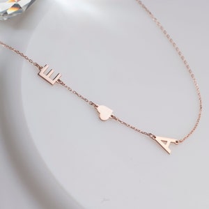 Collar personalizado con inicial lateral minimalista, chapado en oro personalizado de 14 quilates/oro sólido de 14 quilates, collar con nombre personalizado con piedra de nacimiento