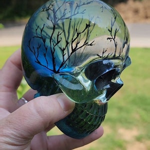 Resin skull, shaker skull, halloween decor, skull snow globe, resin skull, snow globe skull, skull decor, table decor, home decor, skeleton