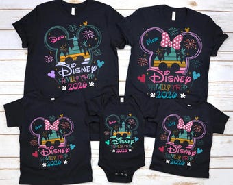 Magliette per famiglie Disney, magliette per famiglie Disneyworld 2027, magliette personalizzate per le vacanze Disney, maglietta personalizzata per Disneyland, magliette abbinate di Topolino