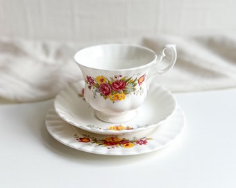 Vintage Royal Kent theekopjes en schoteltjes, bloemmotief Bone China theeservies, cadeau voor theeliefhebber