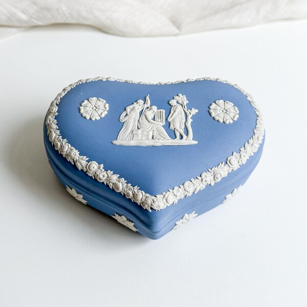 1970s Wedgwood Jasperware Trinket Box, Light Blue Heart Shaped Jewellery Box, Lidded Dish, Romantic Jewelry Box, Retro Vintage Antiques