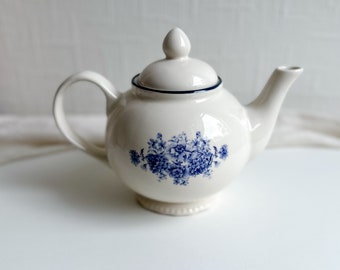 Teapot with Blue Floral Design, Vintage Teapot, English Stoneware, National Trust Enterprise Ltd Teapot, Cottage Core Style, Afternoon Tea