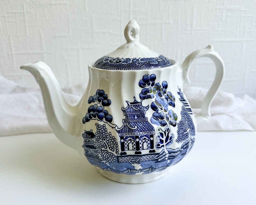 Vintage Royal Wessex Teapot, Blue Willow Teapot, Cottage Style