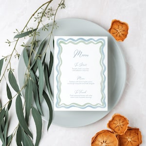 Lichtblauw en groen Scallop Edge Menu SJABLOON, Loopy Aquarel Bar Sign, Squiggle, Afdrukbaar Dinermenu, Bruiloft Menukaart, 5x7
