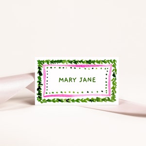 Roze en groene aquarel frame naam kaart, sjabloon, groen grens, handgeschreven, afdrukbare plat en foldover, uiterlijk van aangepaste, 2x3.5