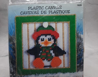 Design Works Plastic Canvas Needlepoint Kit Penguin 1626 6.5x6.5